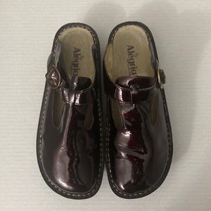 ALERGIRA NURSING SHOES